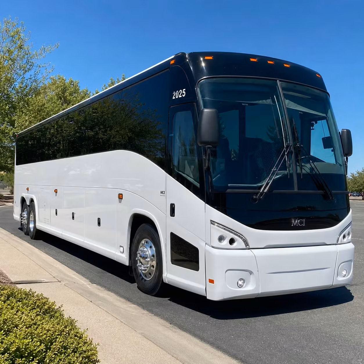 charter bus rentals for large concert groups heading to duluth