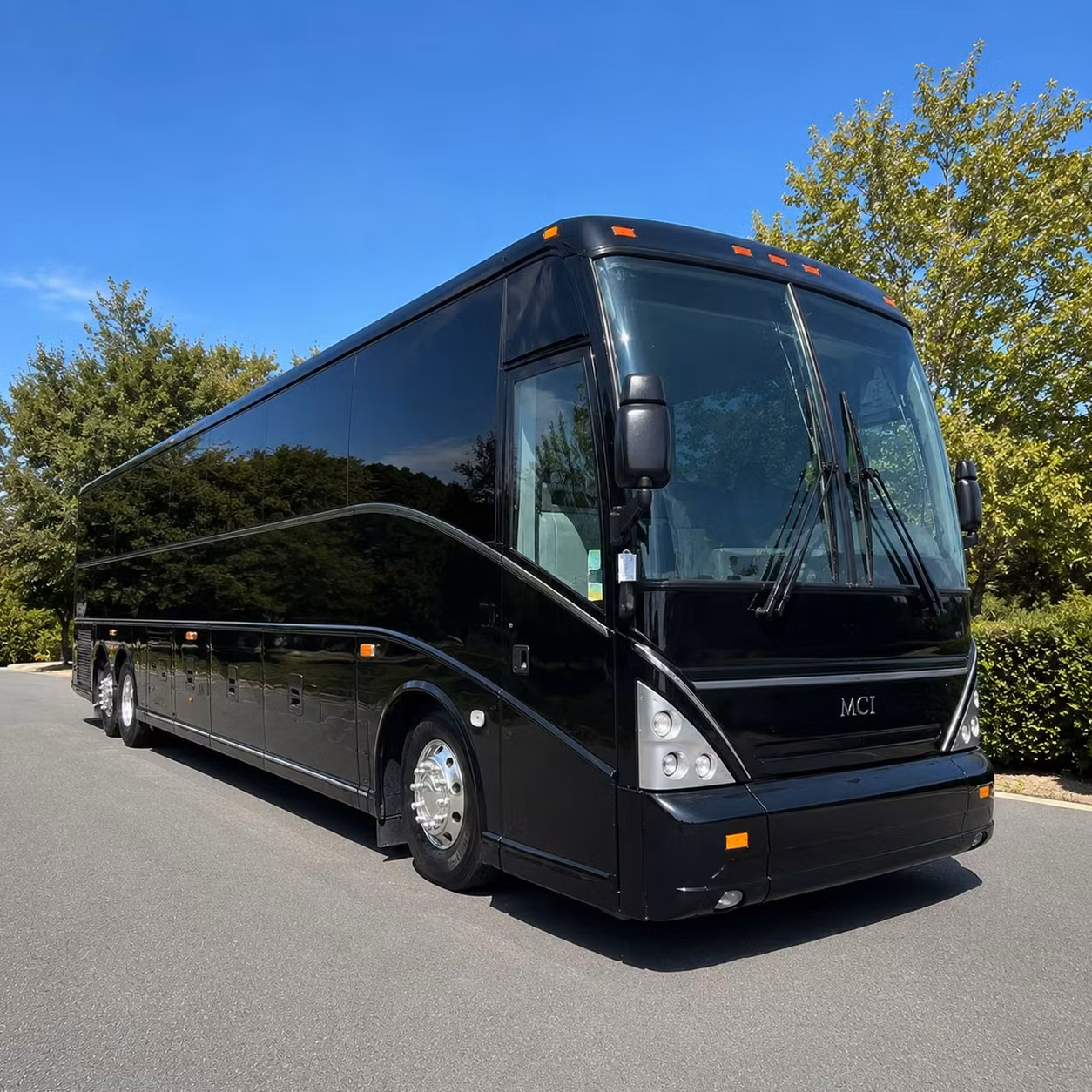 shuttle buses for concerts and events at the amsoil arena and decc